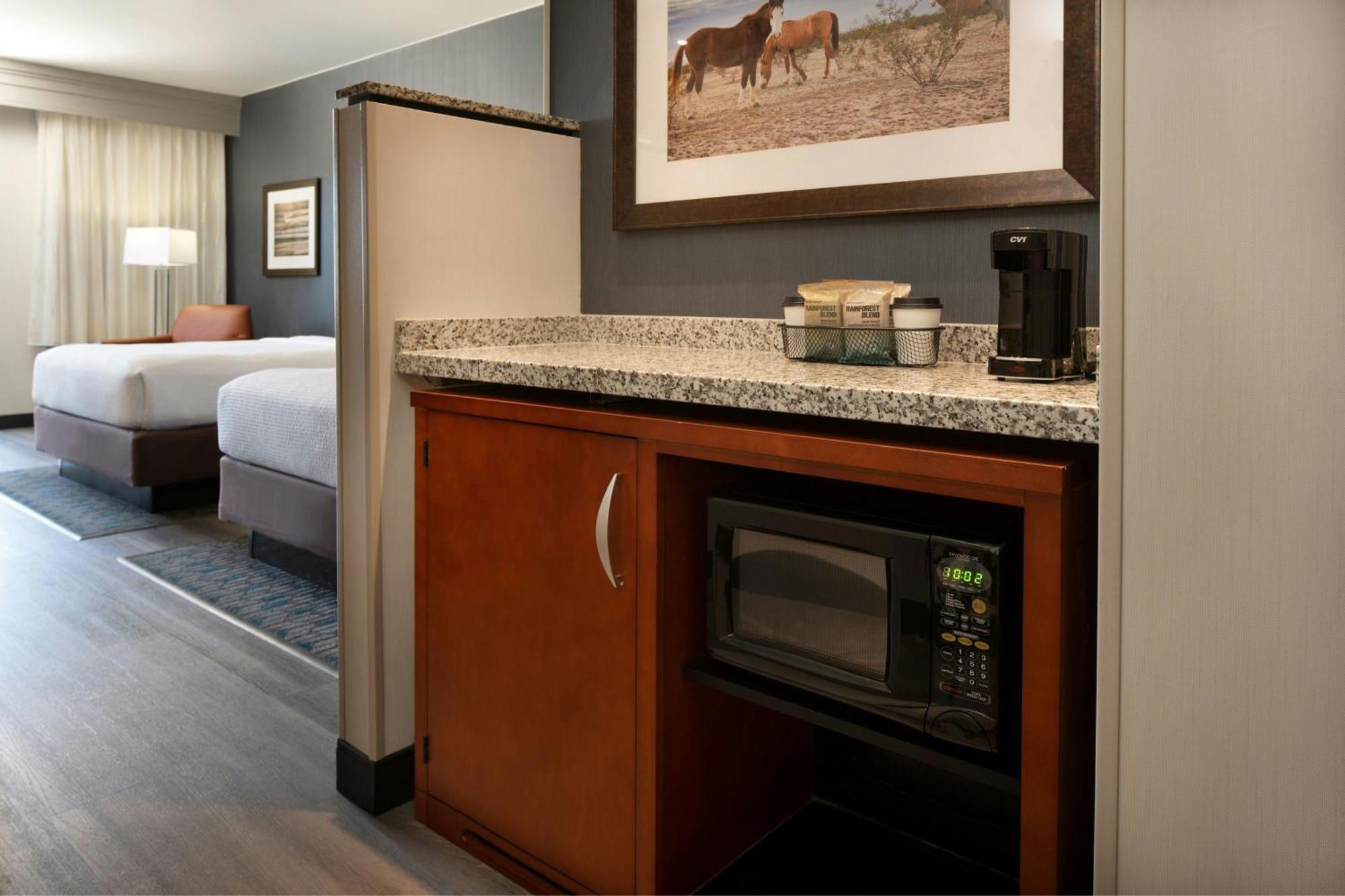 Courtyard By Marriott Scottsdale Salt River Exterior photo
