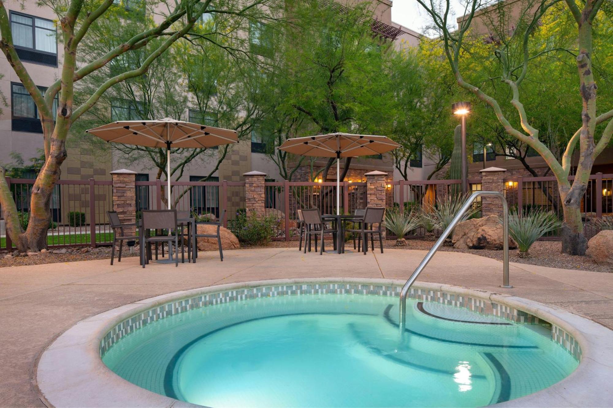 Courtyard By Marriott Scottsdale Salt River Exterior photo