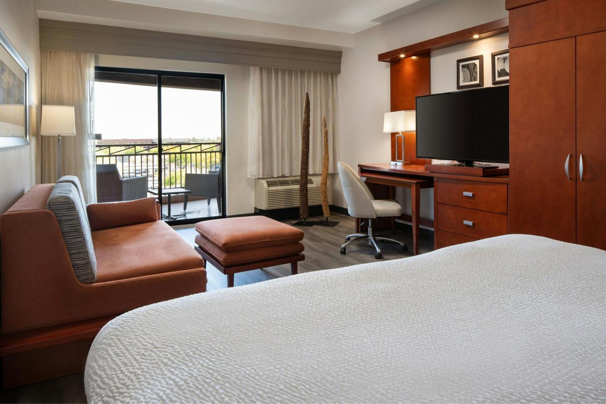 Courtyard By Marriott Scottsdale Salt River Exterior photo